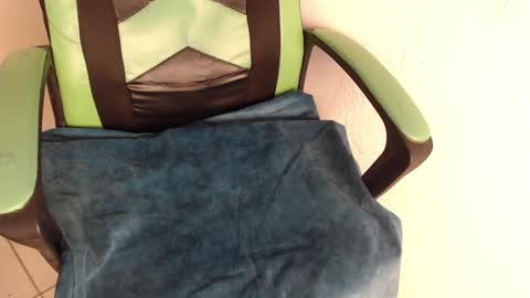 Snapshot of we_n_you chatting on 17, 11, 2025 Trixie 3 online show from 17, 11, 2025