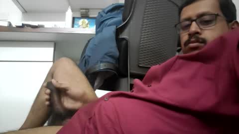 Snapshot of wearcondom chatting on 1, 4, 2026 sexyguy online show from 1, 4, 2026