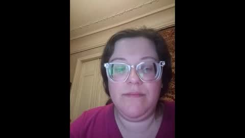 Snapshot of webgirl2 chatting on 28, 10, 2025 Marina online show from 28, 10, 2025