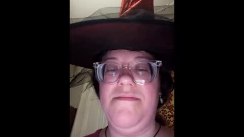 Snapshot of webgirl2 chatting on 31, 10, 2025 Marina online show from 31, 10, 2025