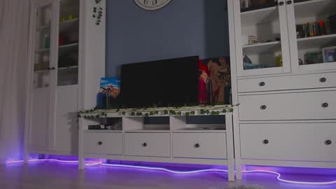 Snapshot of weed_princesss chatting on 2, 12, 2024  moon  online show from 2, 12, 2024