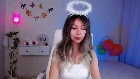 Snapshot of wendifoster chatting on 31, 10, 2025 Wendi Foster online show from 31, 10, 2025