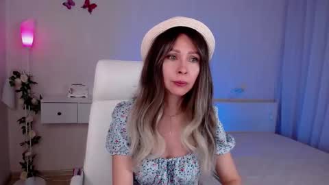 Wendi Foster online show from 8, 4, 2026