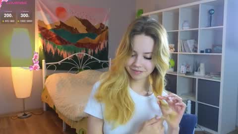 Snapshot of wendy_cutiex chatting on 12, 9, 2025 Wendy online show from 12, 9, 2025