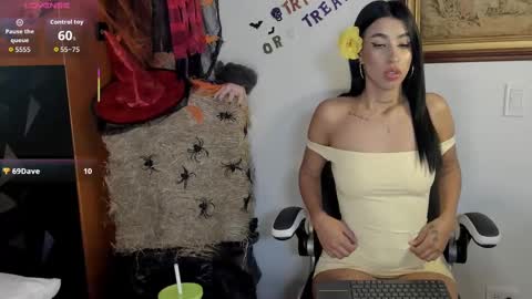 Snapshot of wendy_marshall chatting on 27, 10, 2025 Wendy Marshall online show from 27, 10, 2025