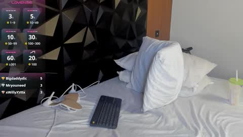 Snapshot of wendy_marshall chatting on 14, 11, 2025 Wendy Marshall online show from 14, 11, 2025