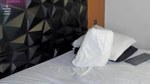 Snapshot of wendy_marshall chatting on 12, 1, 2026 Wendy Marshall online show from 12, 1, 2026