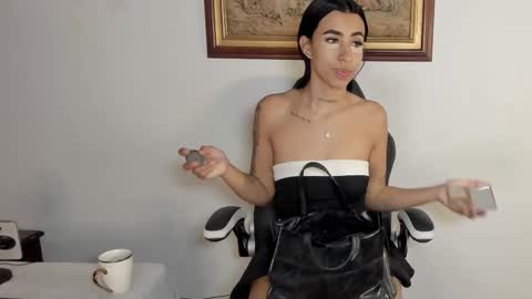 Snapshot of wendy_marshall chatting on 7, 2, 2026 Wendy Marshall online show from 7, 2, 2026