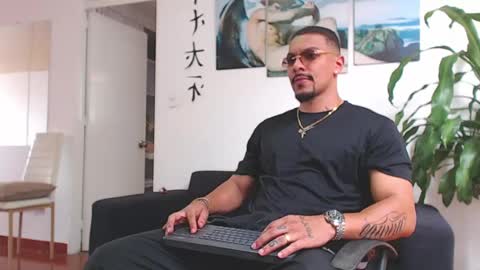 Snapshot of wesleyrogger chatting on 1, 3, 2025 Wesley Rogger online show from 1, 3, 2025