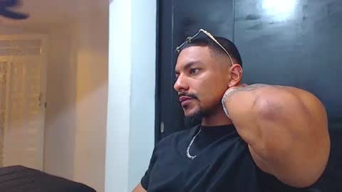 Snapshot of wesleyrogger chatting on 4, 10, 2025 Wesley Rogger online show from 4, 10, 2025