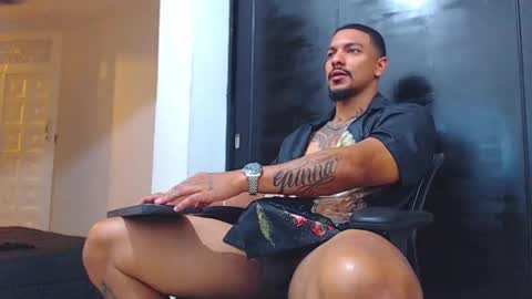 Snapshot of wesleyrogger chatting on 12, 10, 2025 Wesley Rogger online show from 12, 10, 2025