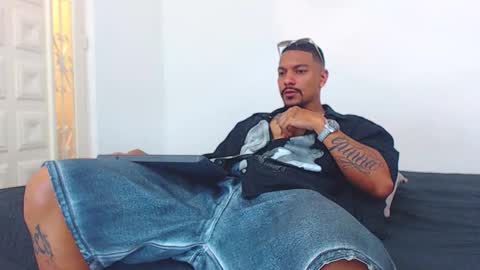 Snapshot of wesleyrogger chatting on 26, 10, 2025 Wesley Rogger online show from 26, 10, 2025