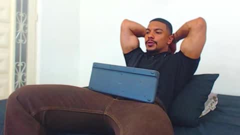 Snapshot of wesleyrogger chatting on 27, 10, 2025 Wesley Rogger online show from 27, 10, 2025