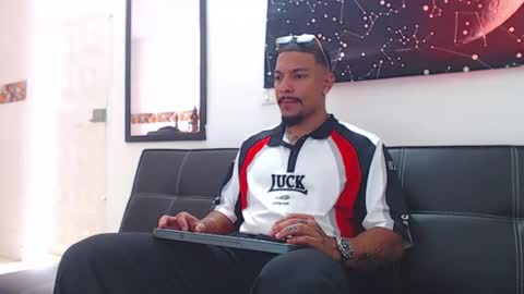 Snapshot of wesleyrogger chatting on 1, 11, 2025 Wesley Rogger online show from 1, 11, 2025