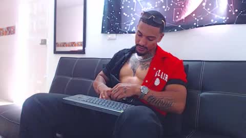 Snapshot of wesleyrogger chatting on 13, 11, 2025 Wesley Rogger online show from 13, 11, 2025