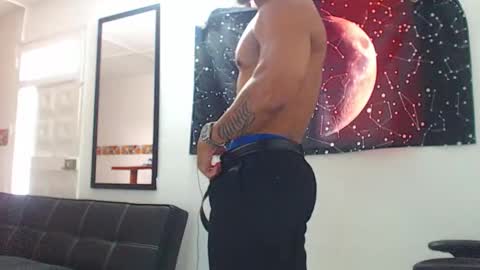 Snapshot of wesleyrogger chatting on 15, 11, 2025 Wesley Rogger online show from 15, 11, 2025