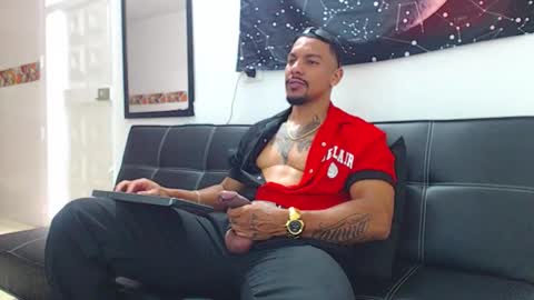 Snapshot of wesleyrogger chatting on 28, 11, 2025 Wesley Rogger online show from 28, 11, 2025