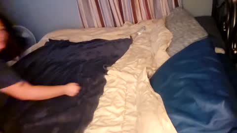 Snapshot of westend563 chatting on 25, 9, 2025 westend563 online show from 25, 9, 2025