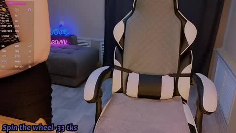 Molly online show from 3, 4, 2026