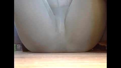 Snapshot of wet_pants2022 chatting on 2, 2, 2025 wet_pants2022 online show from 2, 2, 2025