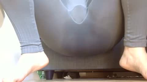 Snapshot of wet_pants2022 chatting on 6, 10, 2025 wet_pants2022 online show from 6, 10, 2025