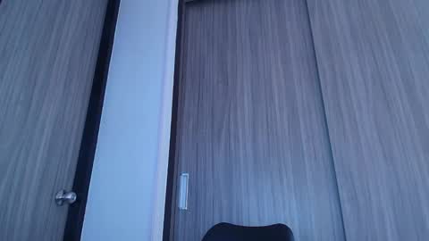 Snapshot of wetbubble chatting on 6, 11, 2025 Mia and Dylan online show from 6, 11, 2025