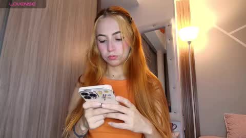 Snapshot of wetbubble chatting on 9, 11, 2025 Mia and Dylan online show from 9, 11, 2025