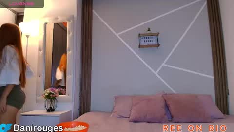 Snapshot of wetbubble chatting on 12, 11, 2025 Mia and Dylan online show from 12, 11, 2025