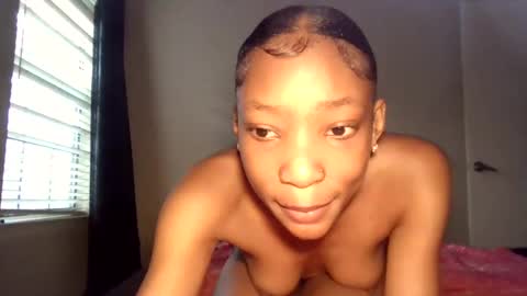 Snapshot of wetkyliecreams chatting on 10, 2, 2025 Kylie online show from 10, 2, 2025