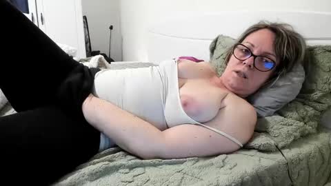 Snapshot of wetladyjoy chatting on 2, 3, 2025 Amy online show from 2, 3, 2025