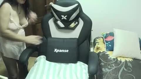 Snapshot of wetlynpussy4u chatting on 15, 9, 2025 Lyns online show from 15, 9, 2025