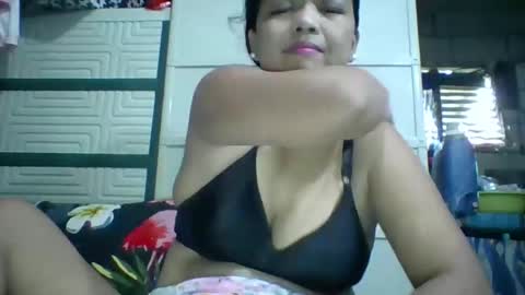 Snapshot of wetpussie4_you chatting on 27, 9, 2025 wetpussie4_you online show from 27, 9, 2025