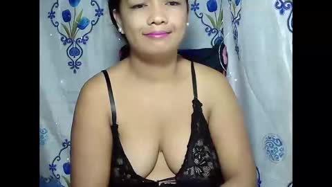 Snapshot of wetpussie4_you chatting on 12, 11, 2025 wetpussie4_you online show from 12, 11, 2025