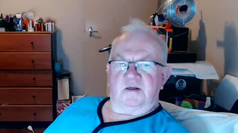 Snapshot of wetroller chatting on 25, 6, 2026 Wetroller online show from 25, 6, 2026