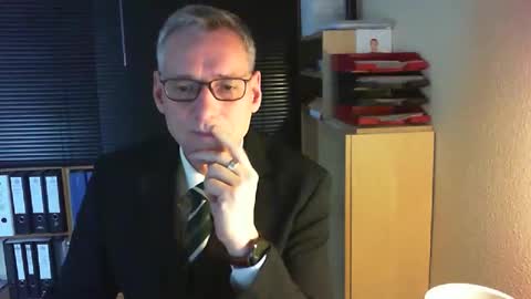 Snapshot of wetsuitedman chatting on 27, 11, 2025 Franz online show from 27, 11, 2025