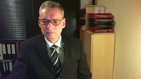 Snapshot of wetsuitedman chatting on 2, 12, 2025 Franz online show from 2, 12, 2025