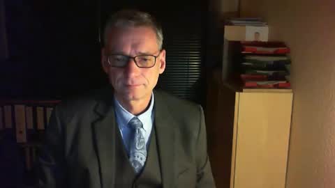 Snapshot of wetsuitedman chatting on 5, 12, 2025 Franz online show from 5, 12, 2025