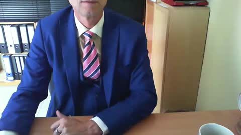 Snapshot of wetsuitedman chatting on 9, 6, 2026 Franz online show from 9, 6, 2026