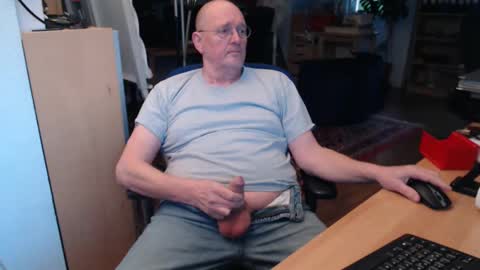 WeTwo online show from 28, 1, 2025