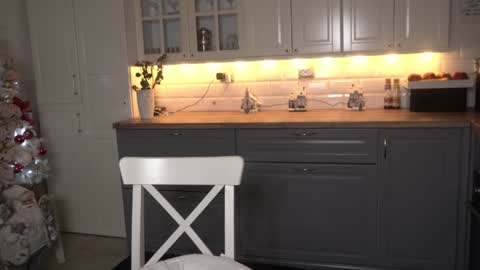 Snapshot of whats_her_name chatting on 4, 12, 2024 Victoria Maria online show from 4, 12, 2024