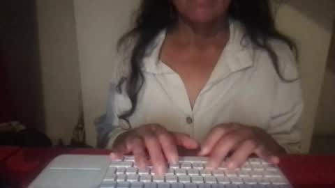 Snapshot of whisperingfire chatting on 20, 10, 2025 Mel online show from 20, 10, 2025