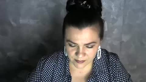 white__queen_ online show from 16, 6, 2026