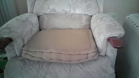 Snapshot of whitebriefs009 chatting on 17, 10, 2025 whitebriefs009 online show from 17, 10, 2025