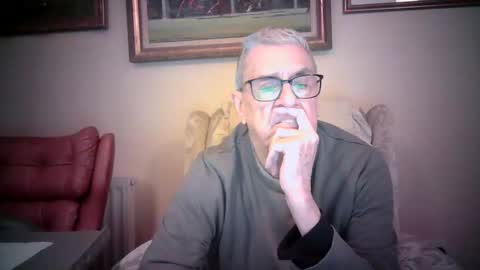 whitebriefs009 online show from 15, 1, 2026