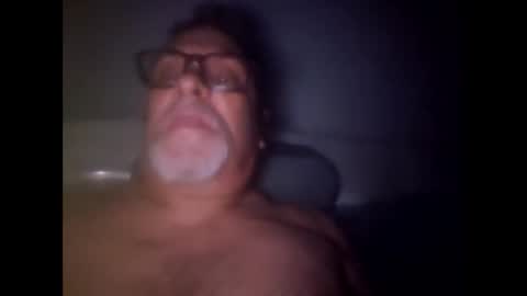 Snapshot of whiteoak19522 chatting on 1, 4, 2026 whiteoak19522 online show from 1, 4, 2026