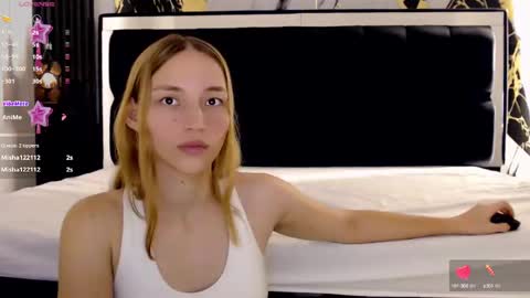 Snapshot of whitesun_01 chatting on 1, 2, 2025 WhiteSun online show from 1, 2, 2025