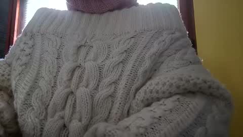 whitesweater online show from 28, 1, 2025