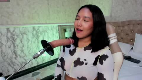 Snapshot of whitneybrown_ chatting on 14, 4, 2026 Whitney online show from 14, 4, 2026