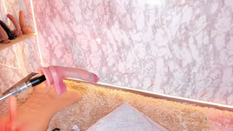 whitneyyfox online show from 20, 1, 2025