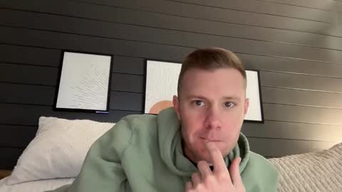 Snapshot of whoops1017 chatting on 6, 3, 2025 whoops1017 online show from 6, 3, 2025